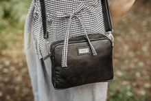 Load image into Gallery viewer, Fynbos Leather Slingbag
