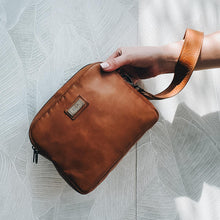 Load image into Gallery viewer, Fynbos Leather Slingbag
